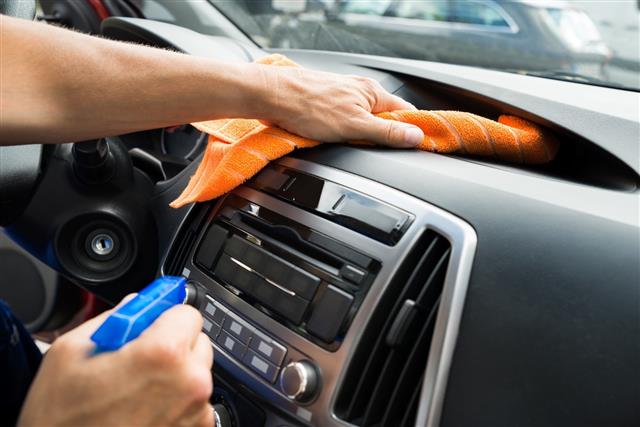 Microfiber Cloth Uses When You Detail Your Car