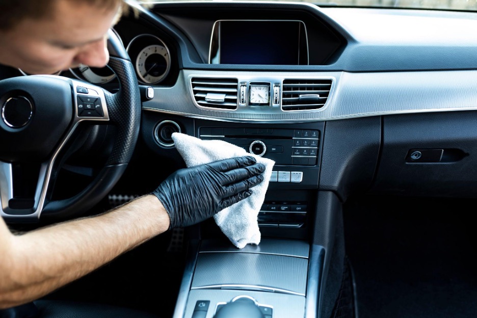 Tips on Cleaning the Interior of a Car